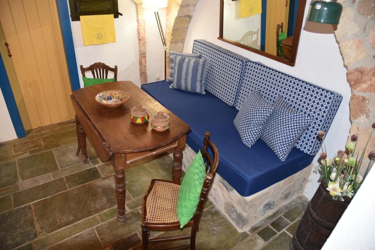 Blue Door Apartment Monemvasía Exterior foto
